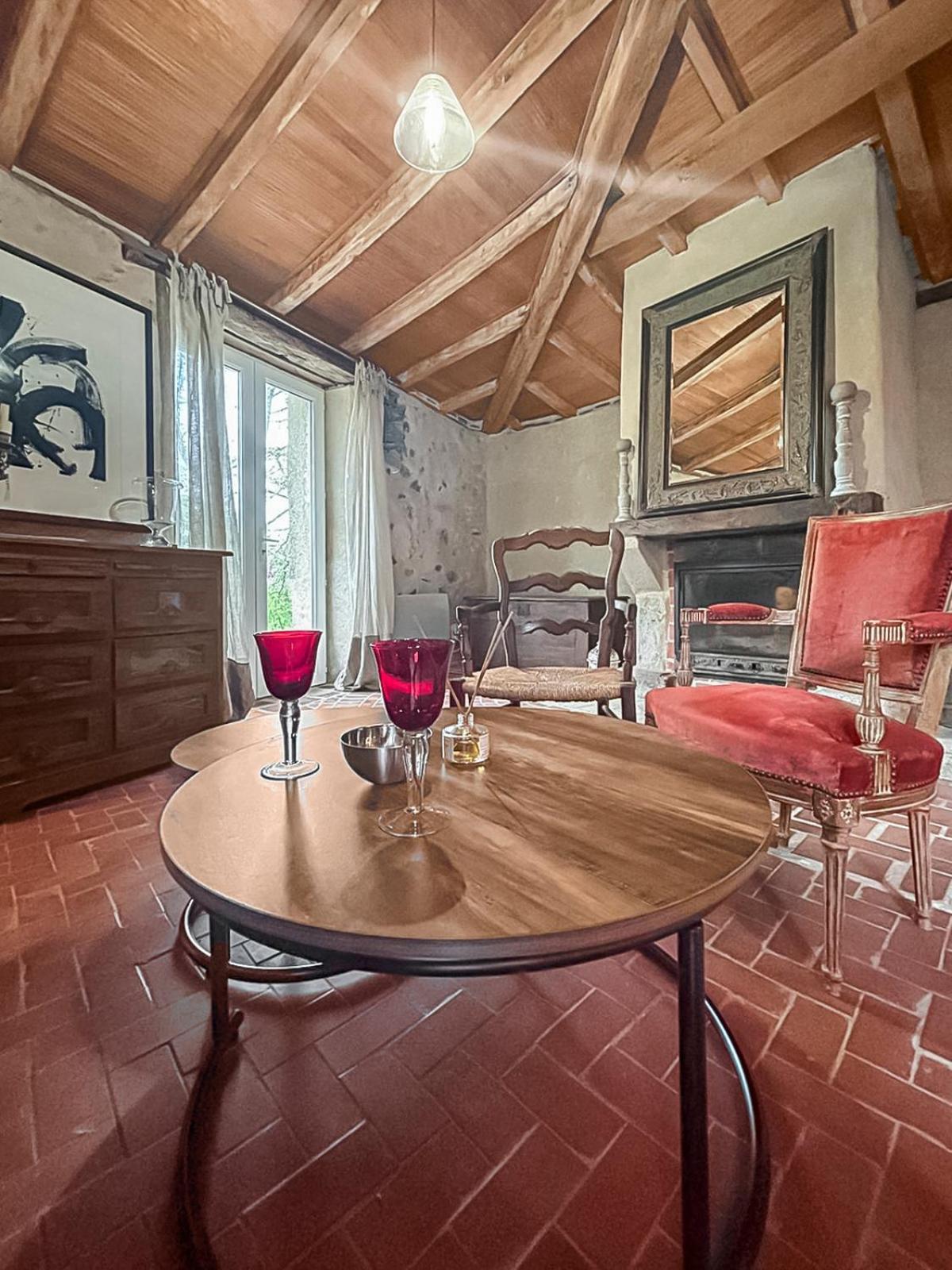 Le Clos Des Ecorcins - Terrasse - Parking Prive Saint-Amand-sur-Sevre Exteriör bild