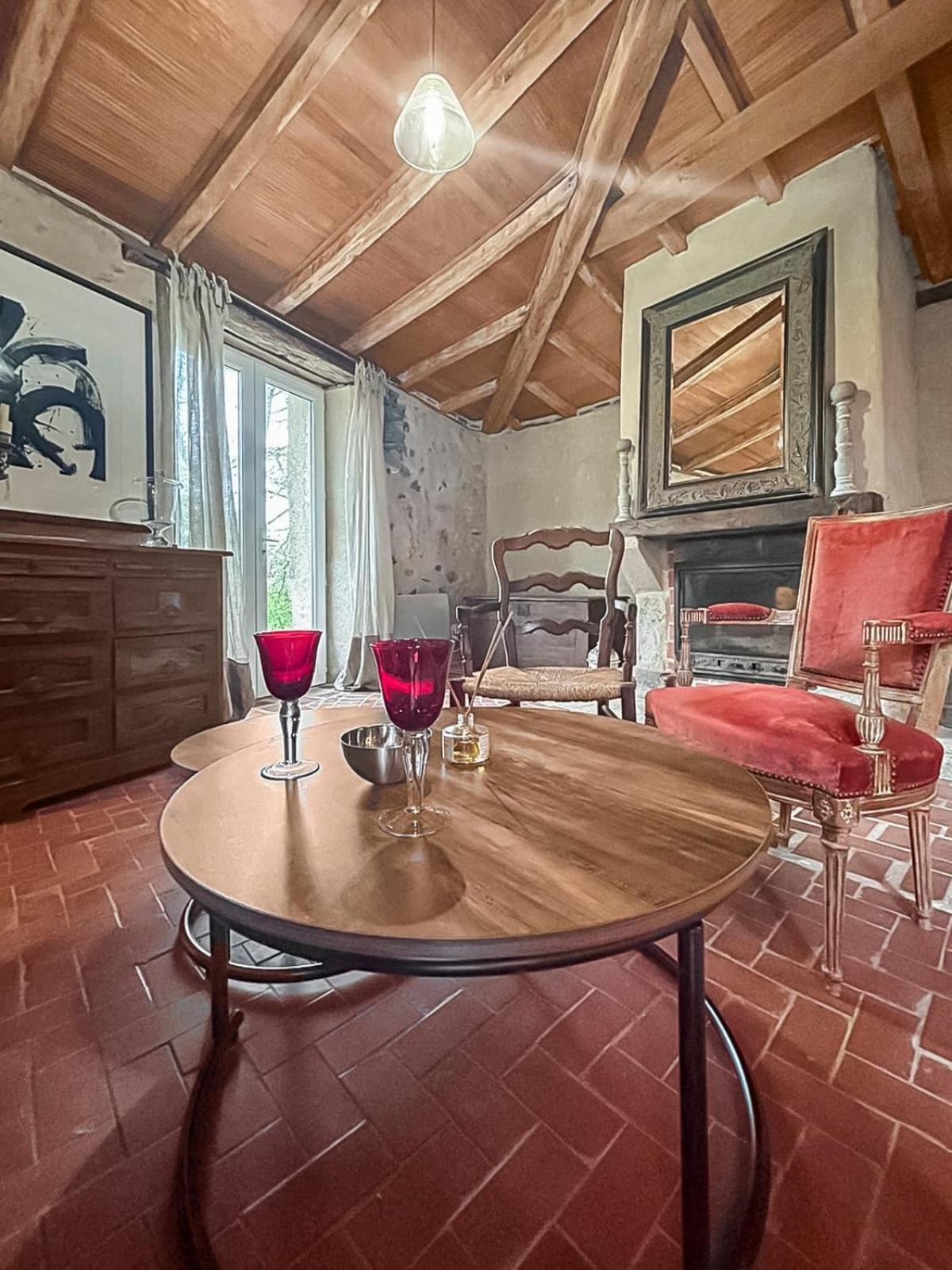 Le Clos Des Ecorcins - Terrasse - Parking Prive Saint-Amand-sur-Sevre Exteriör bild