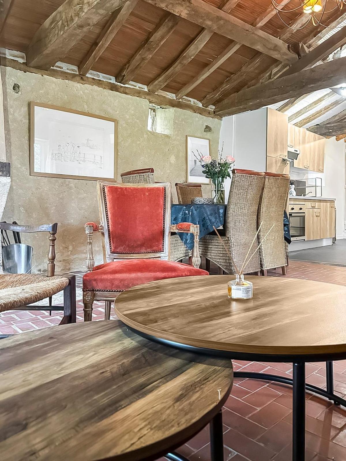 Le Clos Des Ecorcins - Terrasse - Parking Prive Saint-Amand-sur-Sevre Exteriör bild